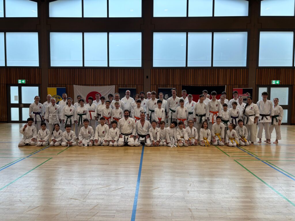 Bild 1 – Gruppenbild fast 100 Teilnehmer